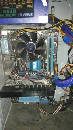 電腦開機黑屏黃燈、主機燈亮但風扇不動的診斷與解決